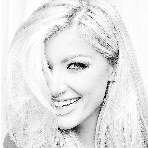 Meet Christine Electra - Picture 8 of 8